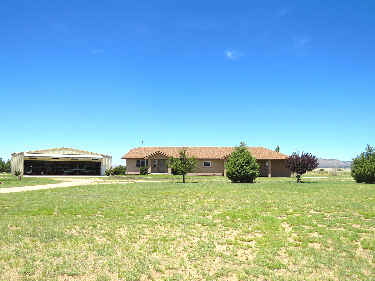 Arizona Airport Homes with Hangars For Sale