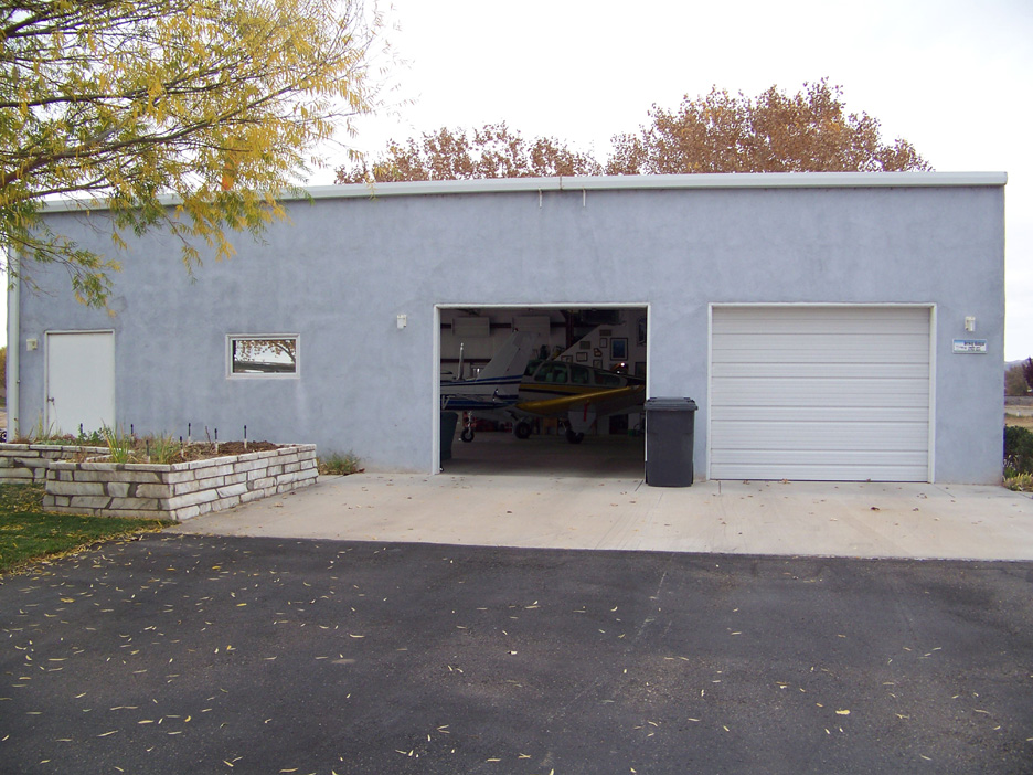 MidValley Airpark home with hangar for sale, Los Lunas, Albuquerque