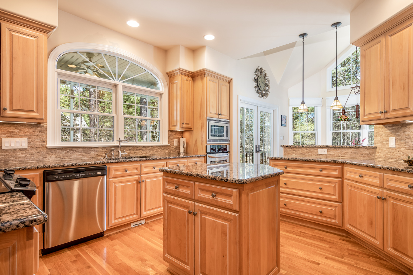 Home with Hangar for Sale, Lake Norman Airpark (14A) omes For Sale, North Carolina