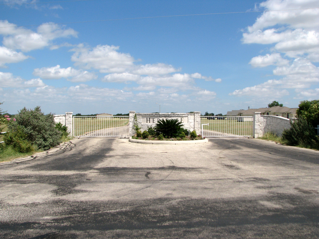 Waterfront Airport lot for sale near San Antonio,Texas